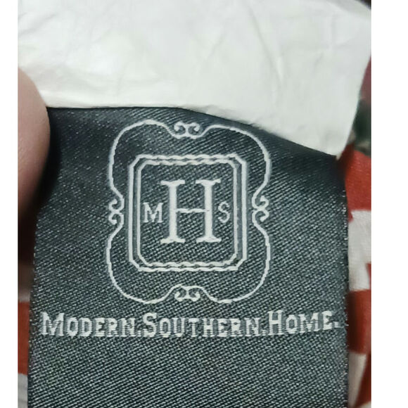 Modern Sothern Home Quilted Christmas Poinsettias King Size Pillow Shams 2 pack - Picture 5 of 6